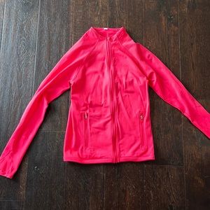 Pink flattering long sleeved Lululemon workout layer. Women’s size 6